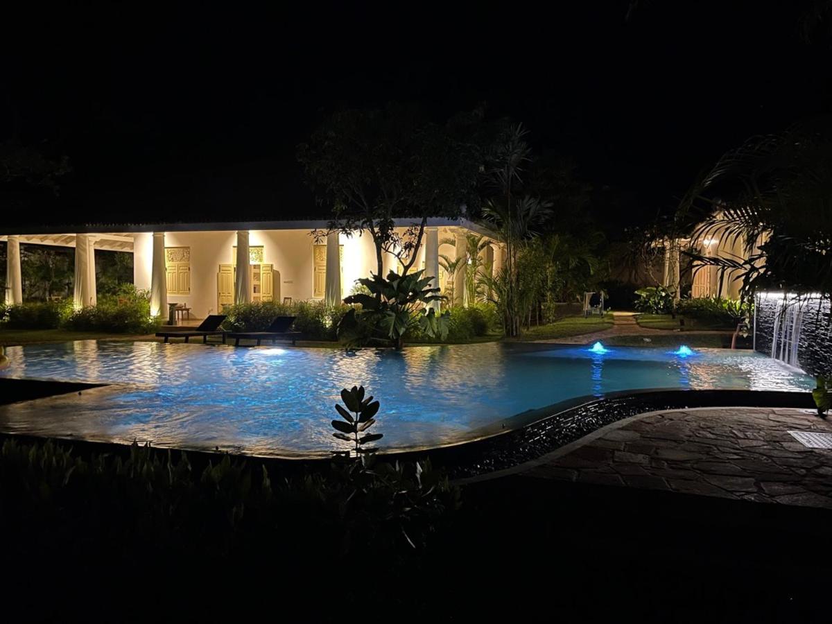 Claire Villa By Younger Villas & Resorts Ахангама Экстерьер фото